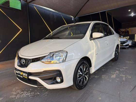 TOYOTA ETIOS 1.5 PLATINUM SEDAN 16V FLEX 4P AUTOMÁTICO